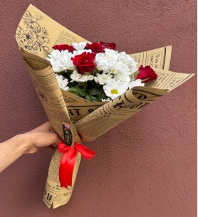 Papatya Kırmızı Gül Buketi